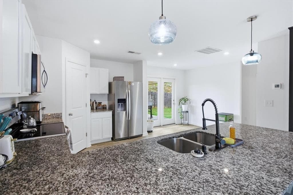 4 bedroom, 3 bathroom, 1,774 sq ft single family residence for sale at 36 Oxford Lane, Kingston, GA 30145 — photo 4