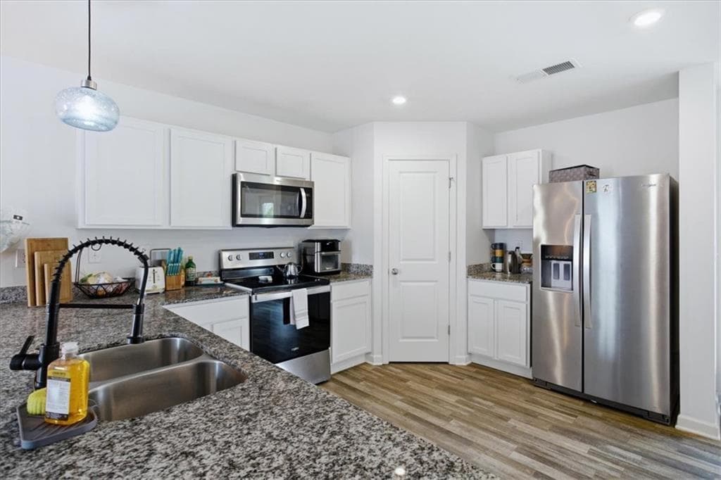 4 bedroom, 3 bathroom, 1,774 sq ft single family residence for sale at 36 Oxford Lane, Kingston, GA 30145 — photo 5