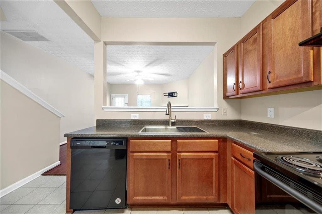 2 bedroom, 3 bathroom, 1,418 sq ft townhouse for sale at 434 Berckman Drive, Lilburn, GA 30047 — photo 7