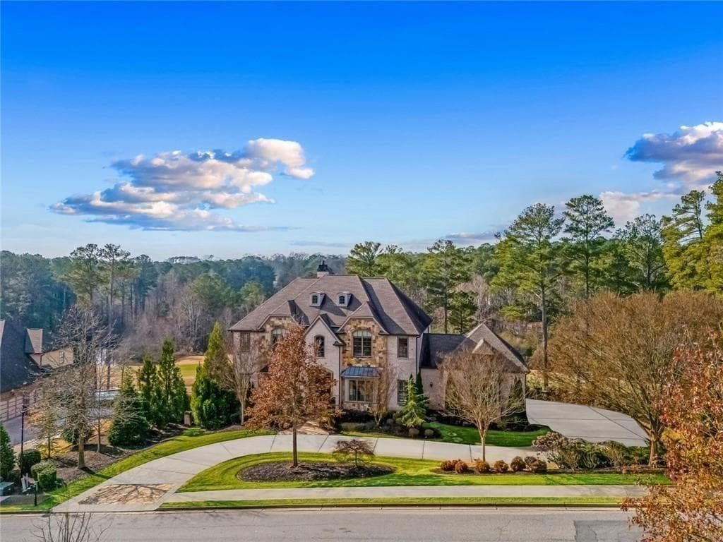 7 bedroom, 9 bathroom, 10,803 sq ft single family residence for sale at 16146 Belford Drive, Milton, GA 30004 — photo 2