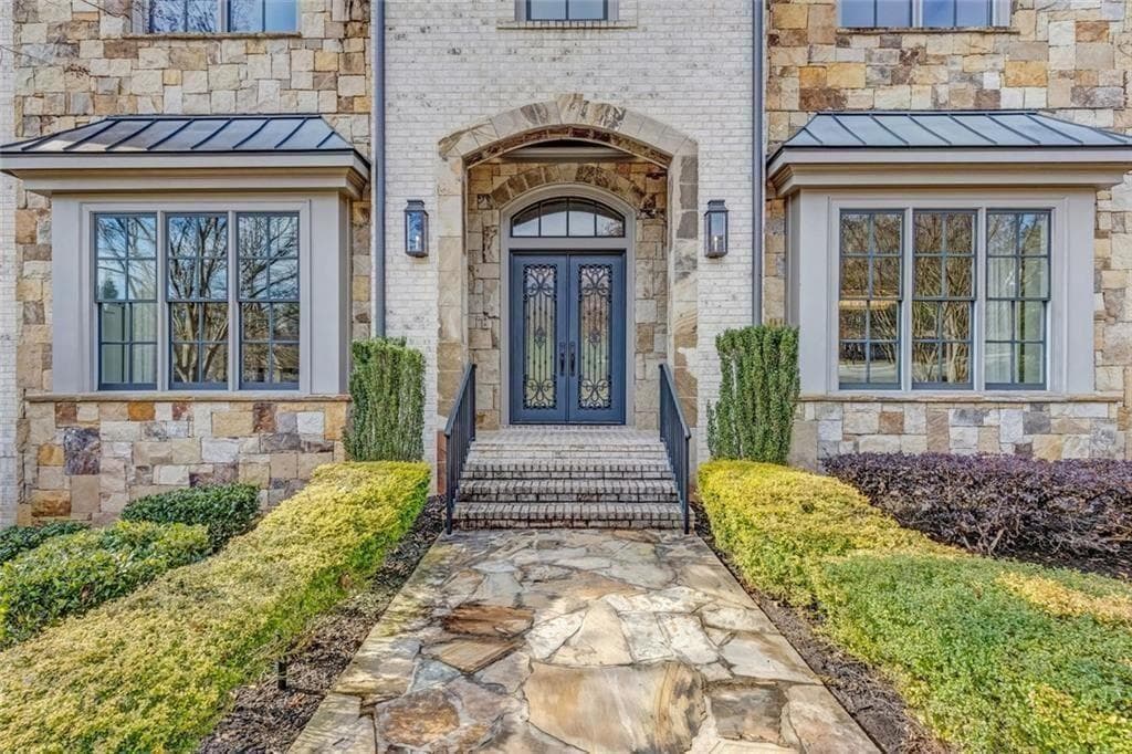 7 bedroom, 9 bathroom, 10,803 sq ft single family residence for sale at 16146 Belford Drive, Milton, GA 30004 — photo 4