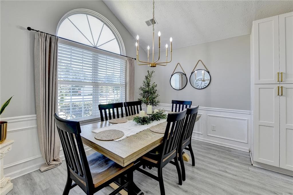 4 bedroom, 2 bathroom, 1,933 sq ft single family residence for sale at 5496 Amber Cove Way, Flowery Branch, GA 30542 — photo 9