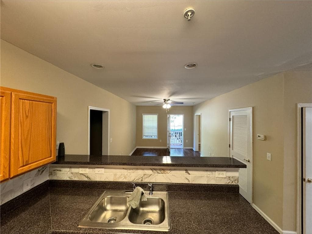 3 bedroom, 2 bathroom, 1,140 sq ft condominium for rent at 7712 AUTRY Circle 601, Douglasville, GA 30134 for $1,700 a month — photo 5