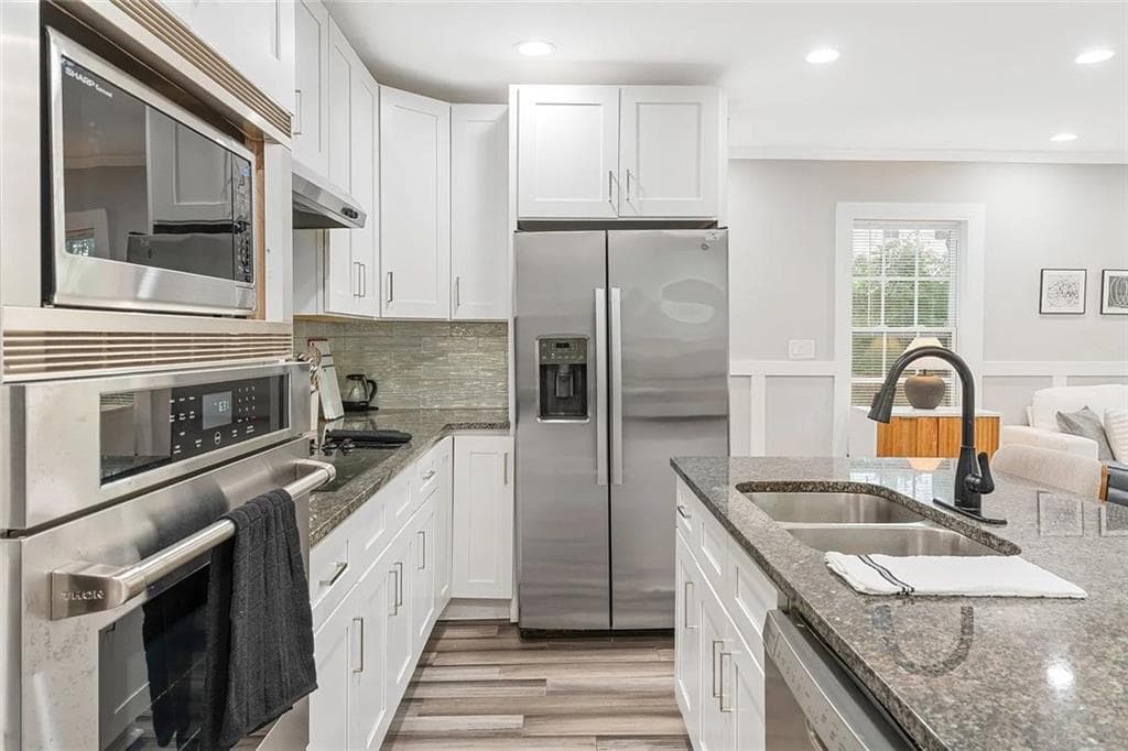 4 bedroom, 4 bathroom, 2,108 sq ft single family residence for sale at 1409 Bridges Avenue, Atlanta, GA 30310 — photo 6