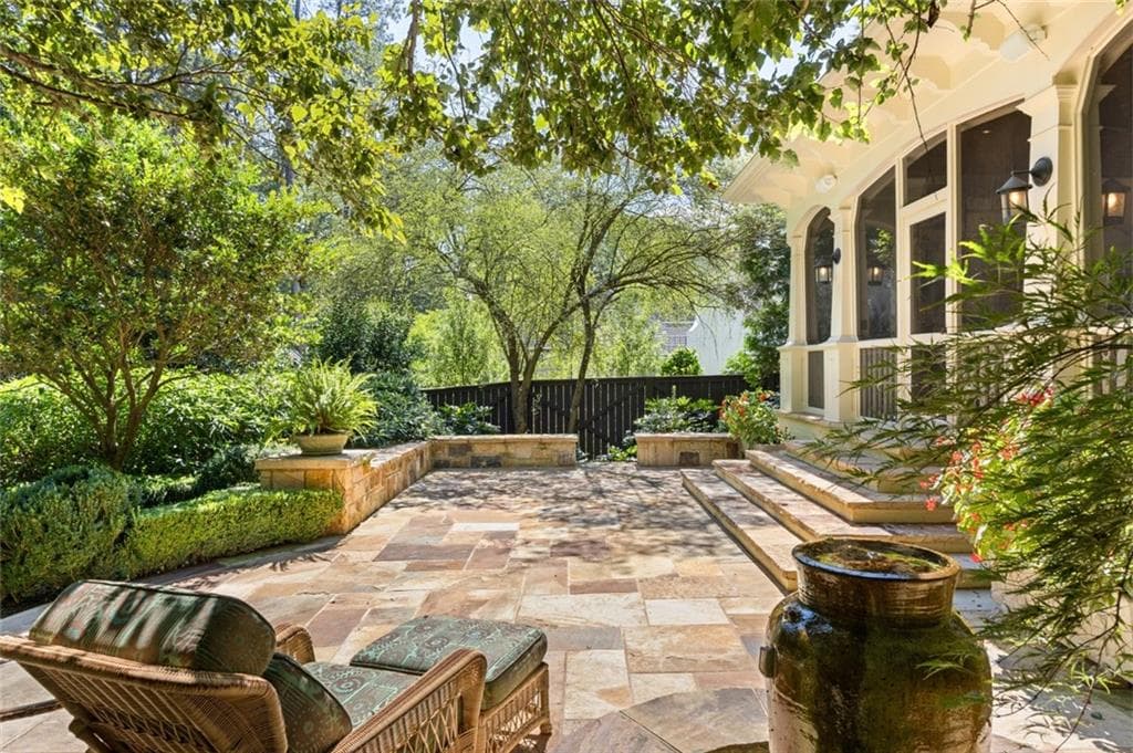 4 bedroom, 4 bathroom, 5,470 sq ft single family residence for sale at 707 Darlington Road, Atlanta, GA 30305 — photo 2
