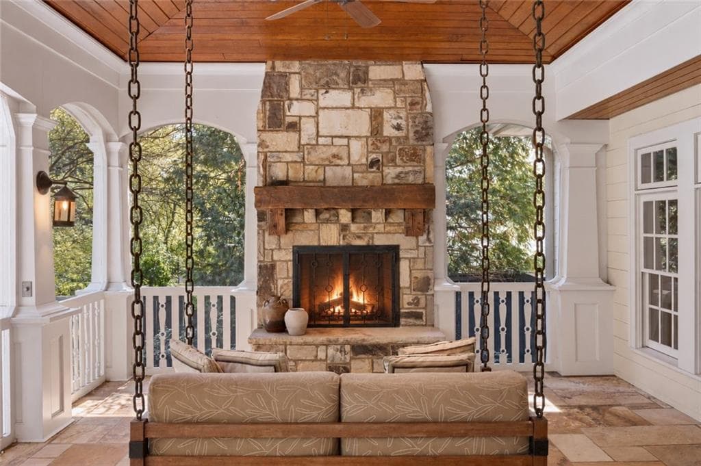 4 bedroom, 4 bathroom, 5,470 sq ft single family residence for sale at 707 Darlington Road, Atlanta, GA 30305 — photo 4