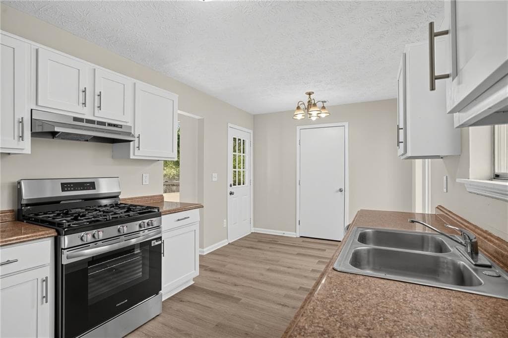 3 bedroom, 2 bathroom, 1,288 sq ft single family residence for sale at 2640 Rolling Hills Way, Conyers, GA 30094 — photo 10
