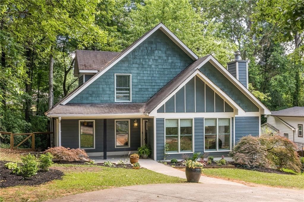 4 bedroom, 3 bathroom, 2,136 sq ft single family residence under contract at 1515 Wainwright Drive, Atlanta, GA 30316