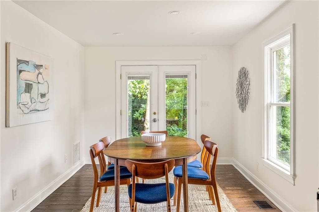 4 bedroom, 3 bathroom, 2,136 sq ft single family residence under contract at 1515 Wainwright Drive, Atlanta, GA 30316 — photo 10