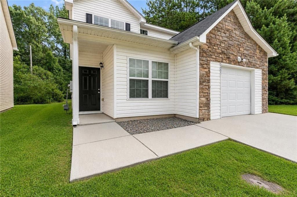 4 bedroom, 3 bathroom, 1,880 sq ft single family residence for sale at 2407 Hackamore Drive, South Fulton, GA 30349 — photo 3