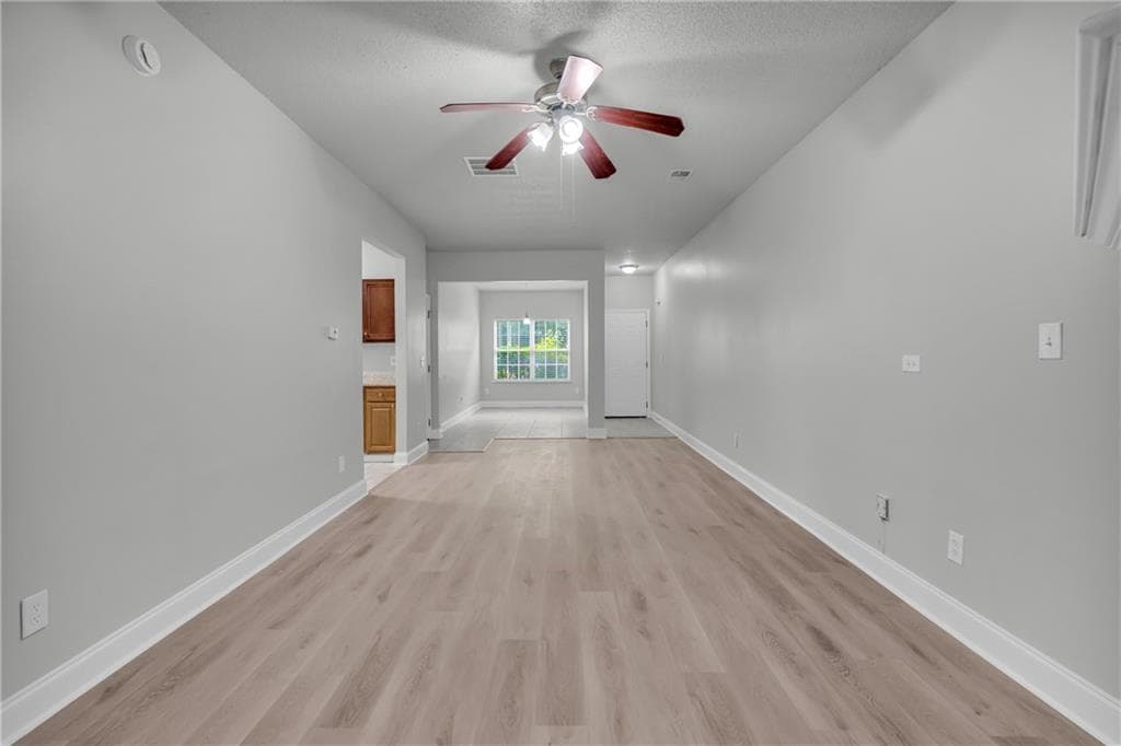 4 bedroom, 3 bathroom, 1,880 sq ft single family residence for sale at 2407 Hackamore Drive, South Fulton, GA 30349 — photo 8