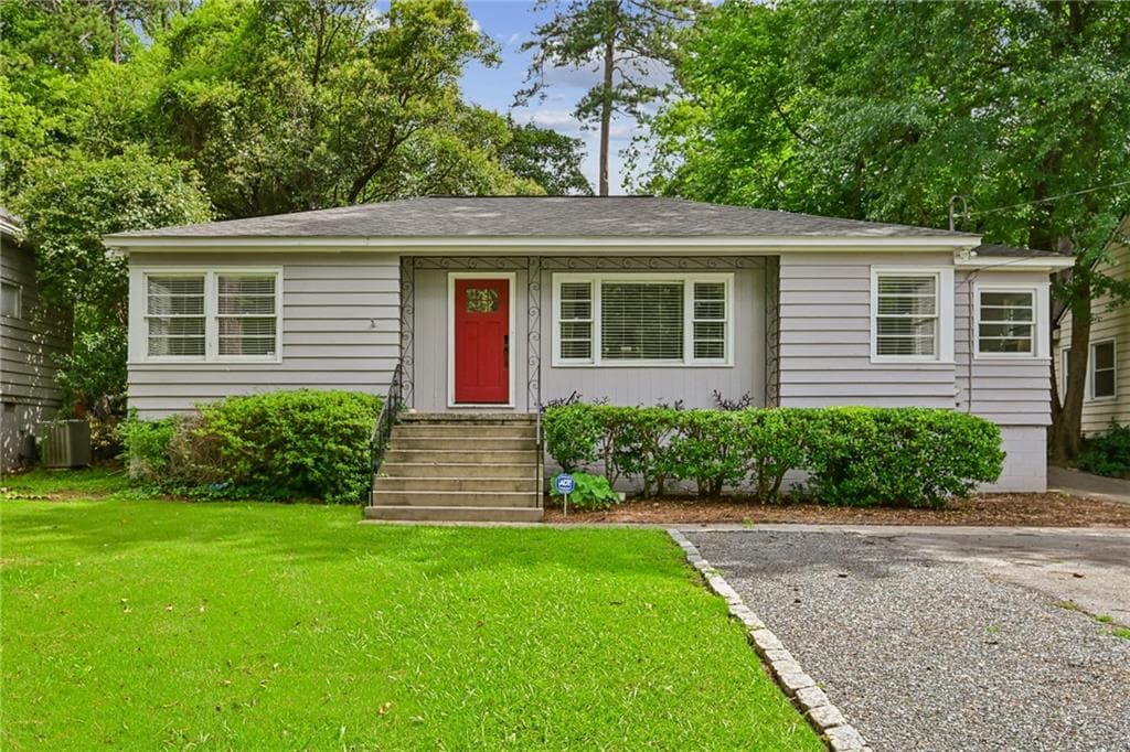 2 bedroom, 1 bathroom, 1,198 sq ft single family residence for sale at 984 Lindbergh Drive, Atlanta, GA 30324