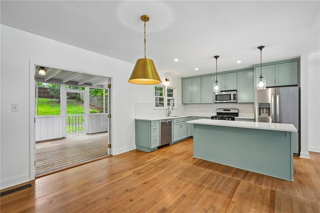2 bedroom, 1 bathroom, 1,198 sq ft single family residence for sale at 984 Lindbergh Drive, Atlanta, GA 30324 — photo 7