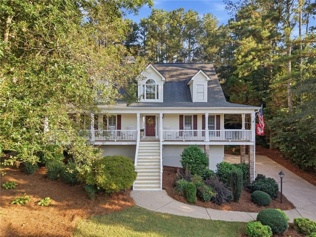 3 bedroom, 3 bathroom, 1,866 sq ft single family residence under contract at 746 Tynsdale Drive, Douglasville, GA 30134