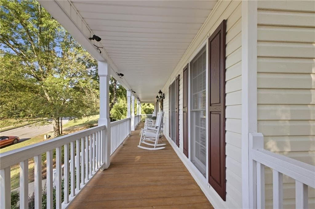 3 bedroom, 3 bathroom, 1,866 sq ft single family residence under contract at 746 Tynsdale Drive, Douglasville, GA 30134 — photo 8