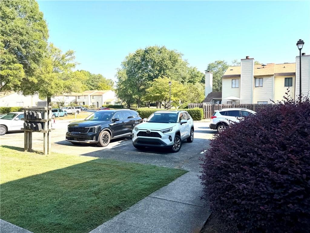 2 bedroom, 3 bathroom, 1,307 sq ft townhouse for sale at 1014 Country Court, Lawrenceville, GA 30044 — photo 4