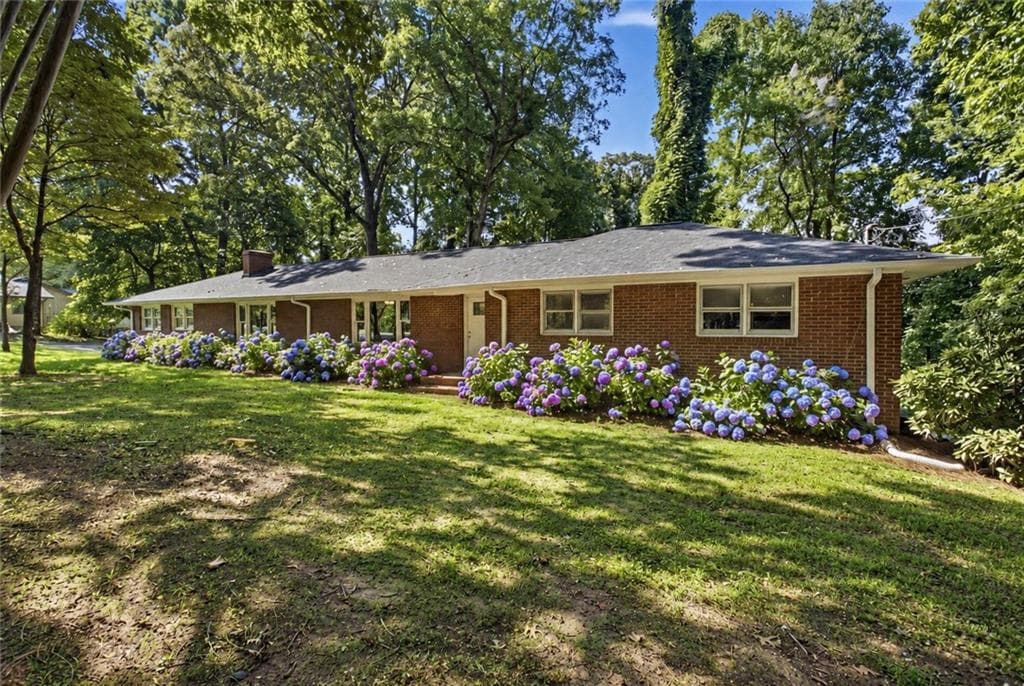 3 bedroom, 3 bathroom, 1,761 sq ft single family residence for sale at 187 Hilltop Street, Cleveland, GA 30528 — photo 2