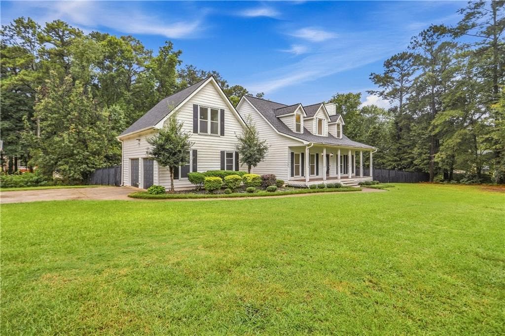 4 bedroom, 2 bathroom, 2,187 sq ft single family residence for sale at 1025 Crown Corners Drive, Mcdonough, GA 30253 — photo 2