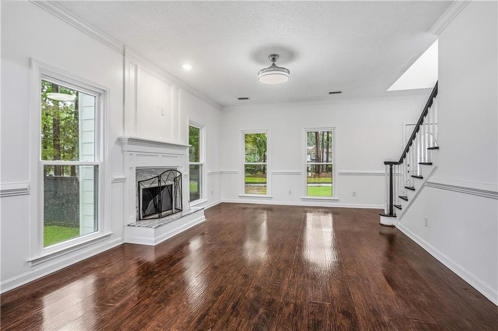 4 bedroom, 2 bathroom, 2,187 sq ft single family residence for sale at 1025 Crown Corners Drive, Mcdonough, GA 30253 — photo 4