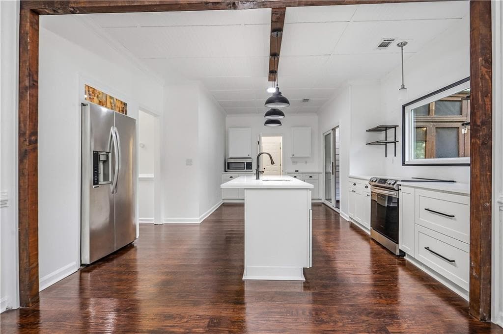 4 bedroom, 2 bathroom, 2,187 sq ft single family residence for sale at 1025 Crown Corners Drive, Mcdonough, GA 30253 — photo 7