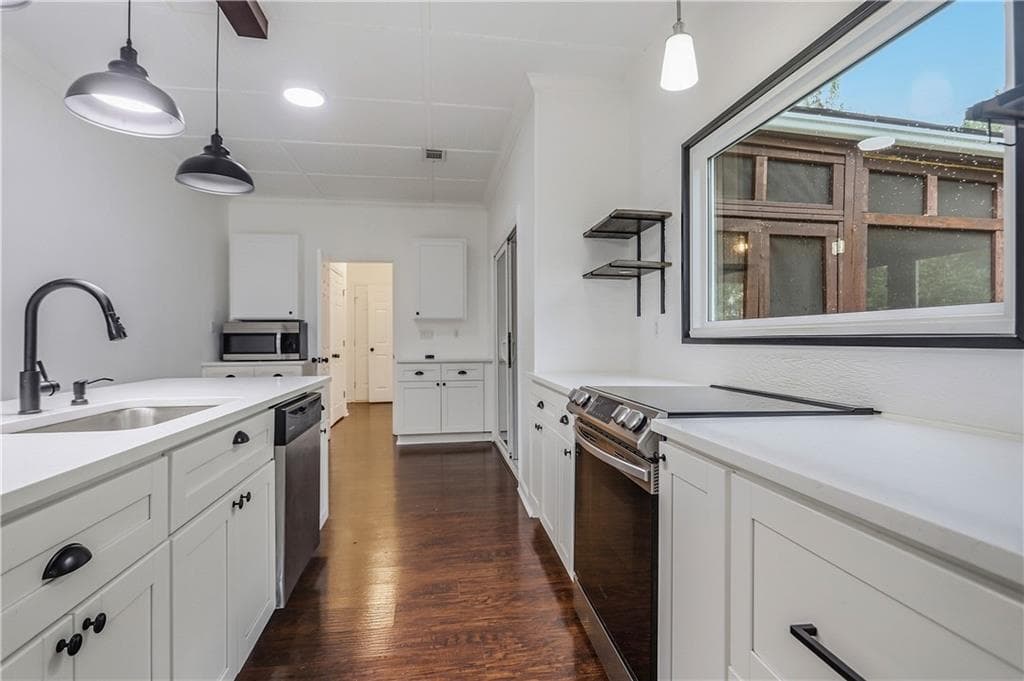 4 bedroom, 2 bathroom, 2,187 sq ft single family residence for sale at 1025 Crown Corners Drive, Mcdonough, GA 30253 — photo 8