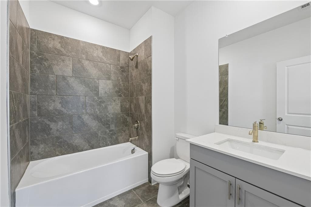 3 bedroom, 2 bathroom, 2,241 sq ft single family residence for sale at 205 Flat Shoal Drive, Bonaire, GA 31005 — photo 6