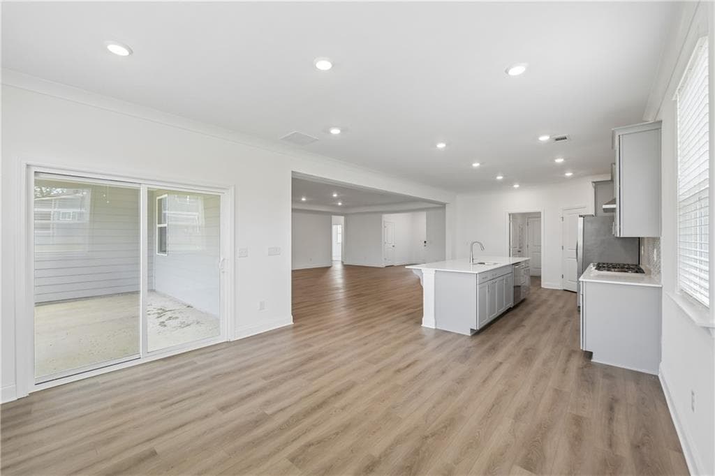 3 bedroom, 2 bathroom, 2,241 sq ft single family residence for sale at 205 Flat Shoal Drive, Bonaire, GA 31005 — photo 8