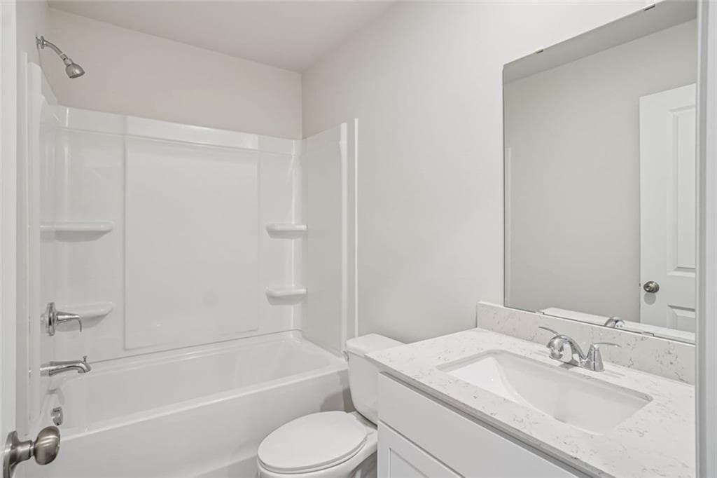 5 bedroom, 3 bathroom, 2,180 sq ft single family residence for sale at 216 TJ's Trail, Hogansville, GA 30230 — photo 4
