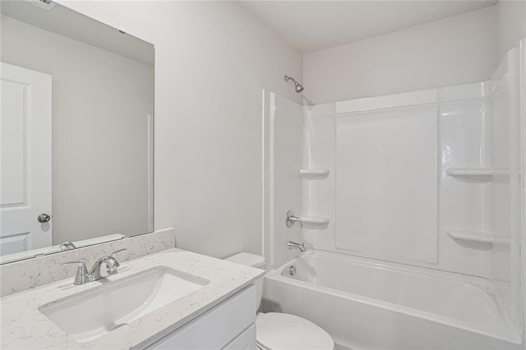 5 bedroom, 3 bathroom, 2,180 sq ft single family residence for sale at 216 TJ's Trail, Hogansville, GA 30230 — photo 5