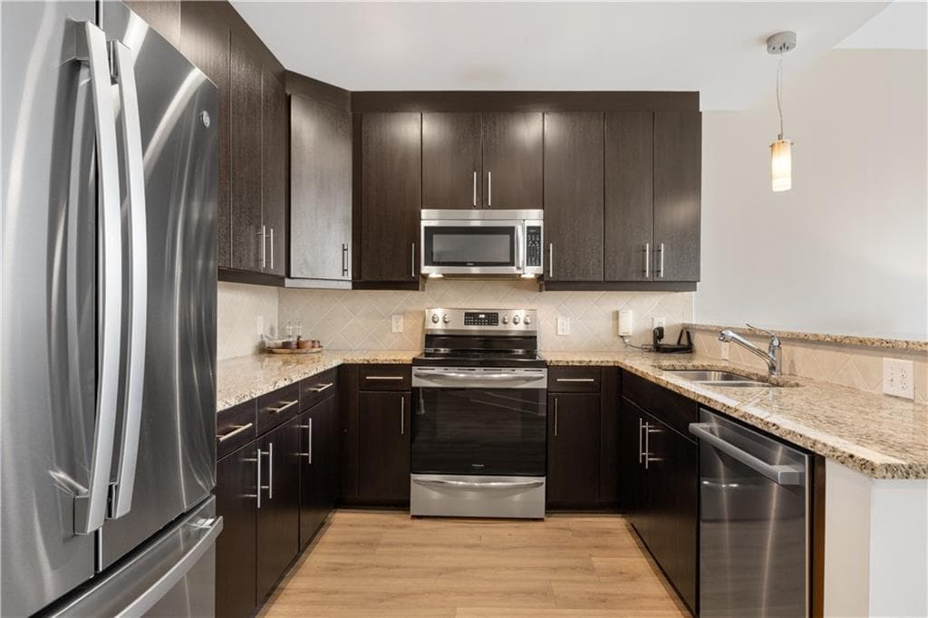 1 bedroom, 1 bathroom, 866 sq ft condominium for sale at 1080 Peachtree Street 2201, Atlanta, GA 30309 — photo 5