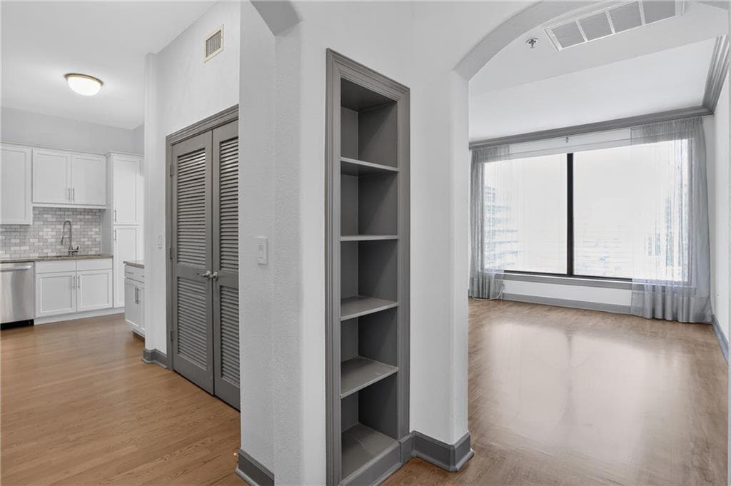 2 bedroom, 2 bathroom, 1,363 sq ft condominium for sale at 3445 Stratford Road 2604, Atlanta, GA 30326 — photo 5