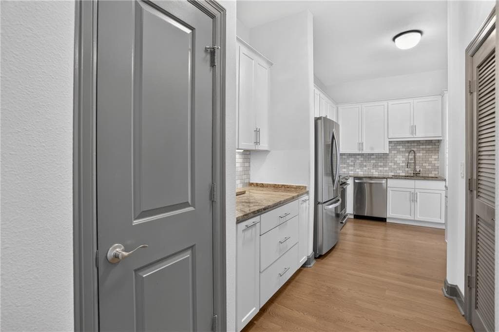 2 bedroom, 2 bathroom, 1,363 sq ft condominium for sale at 3445 Stratford Road 2604, Atlanta, GA 30326 — photo 6