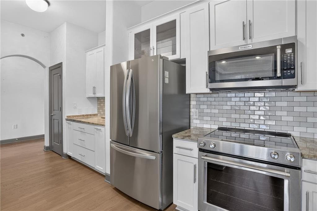 2 bedroom, 2 bathroom, 1,363 sq ft condominium for sale at 3445 Stratford Road 2604, Atlanta, GA 30326 — photo 2