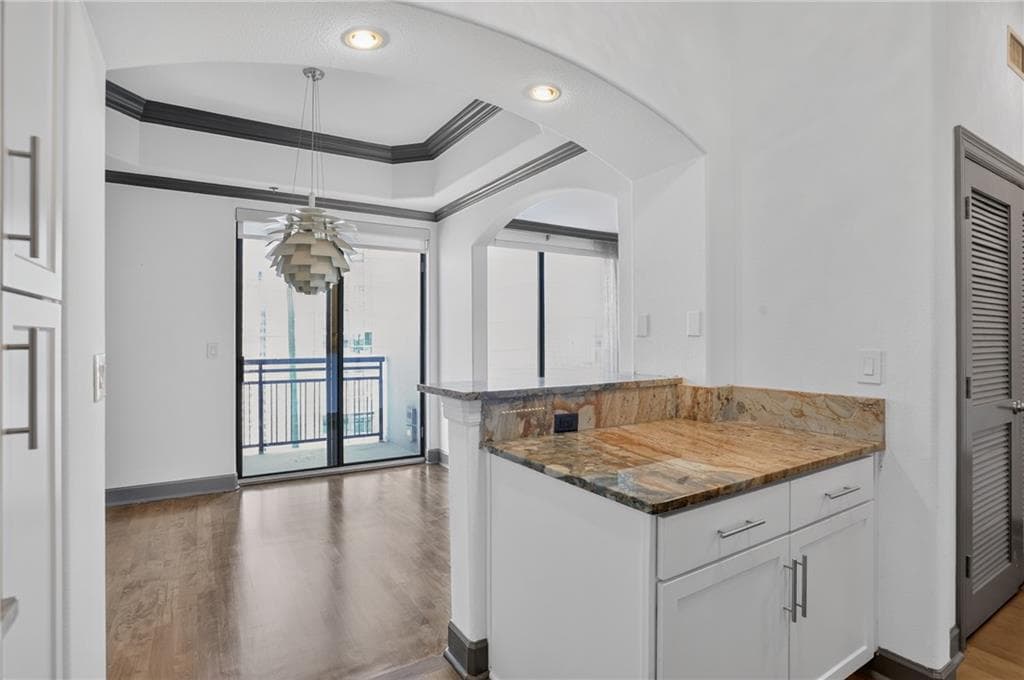 2 bedroom, 2 bathroom, 1,363 sq ft condominium for sale at 3445 Stratford Road 2604, Atlanta, GA 30326 — photo 8