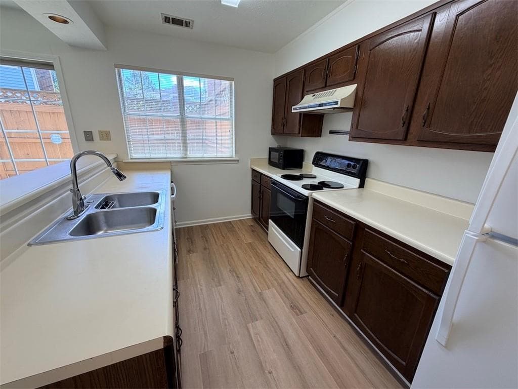 2 bedroom, 3 bathroom, 1,176 sq ft townhouse for rent at 5556 Clover Rise Lane, Norcross, GA 30093 for $1,500 a month — photo 4