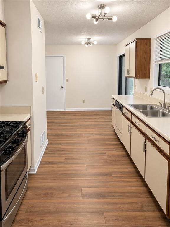 3 bedroom, 3 bathroom, 1,344 sq ft single family residence for sale at 5459 Farmview Close, Stone Mountain, GA 30088 — photo 5