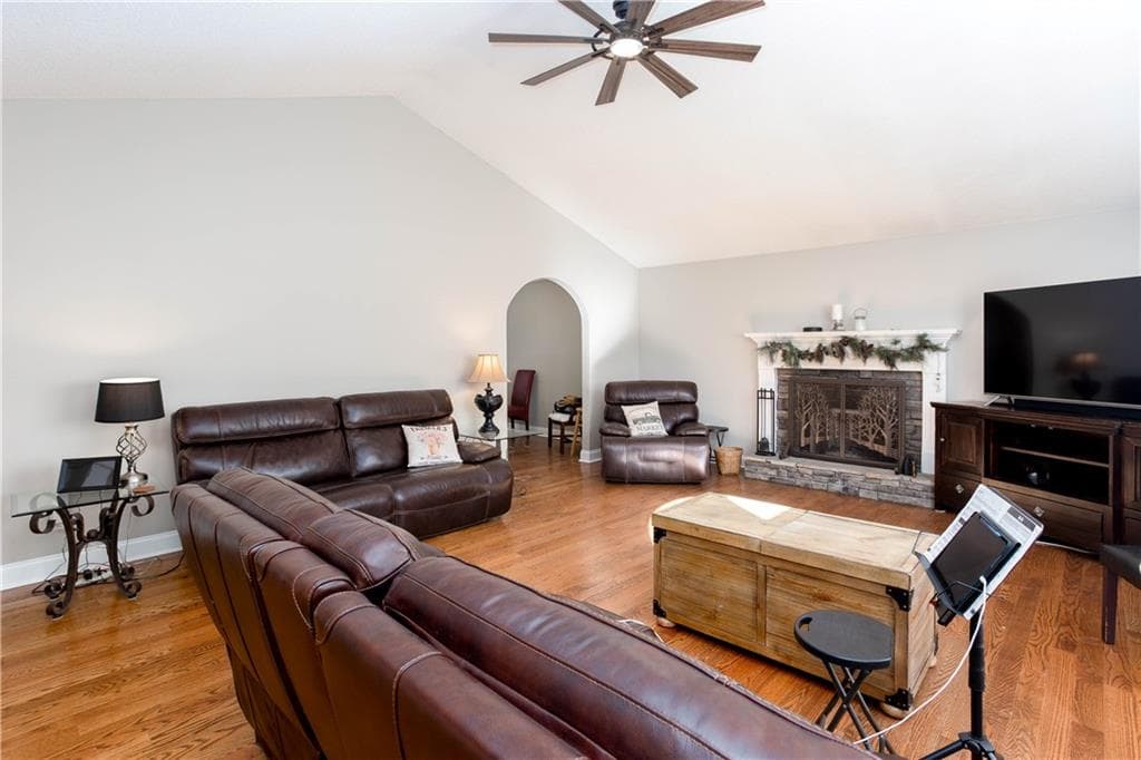 4 bedroom, 3 bathroom, 2,822 sq ft single family residence for sale at 207 Bennett Farms Trail, Acworth, GA 30102 — photo 9