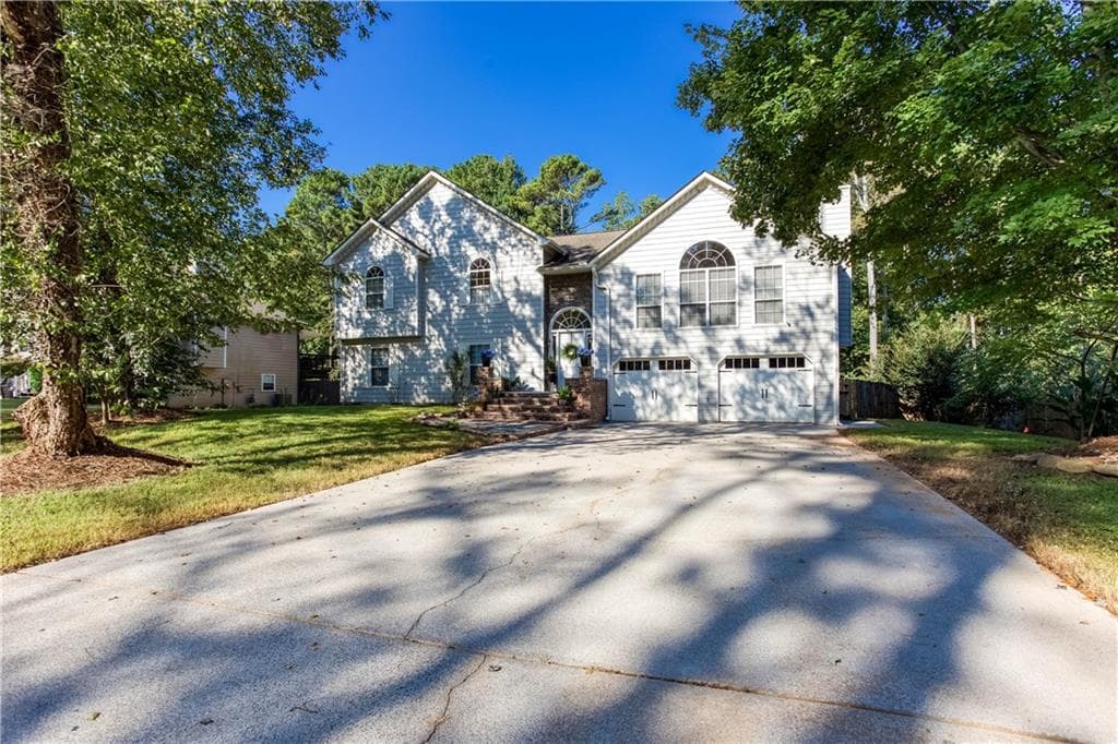 4 bedroom, 3 bathroom, 2,822 sq ft single family residence for sale at 207 Bennett Farms Trail, Acworth, GA 30102 — photo 2