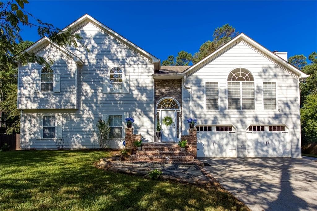 4 bedroom, 3 bathroom, 2,822 sq ft single family residence for sale at 207 Bennett Farms Trail, Acworth, GA 30102