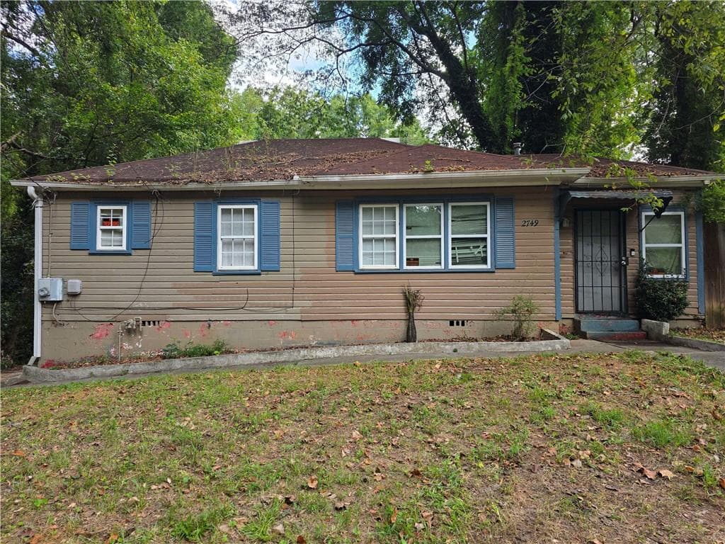 2 bedroom, 1 bathroom, 891 sq ft single family residence for sale at 2749 Dale Creek Drive, Atlanta, GA 30318 — photo 1 of 10
