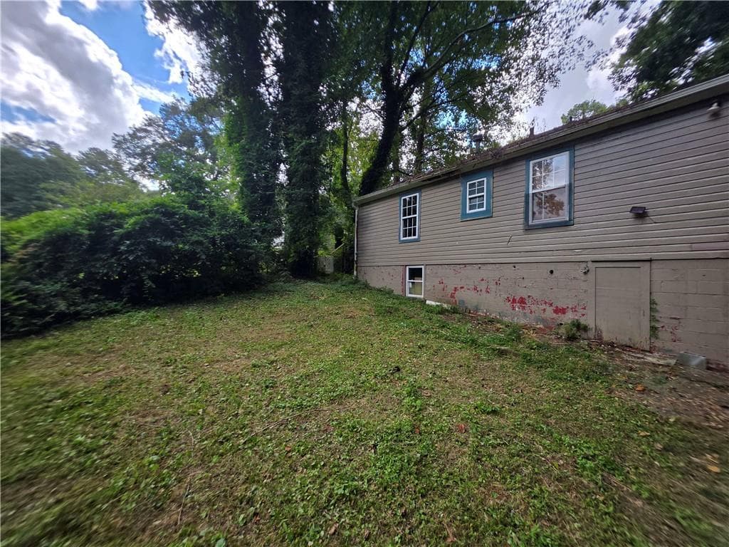 2 bedroom, 1 bathroom, 891 sq ft single family residence for sale at 2749 Dale Creek Drive, Atlanta, GA 30318 — photo 10