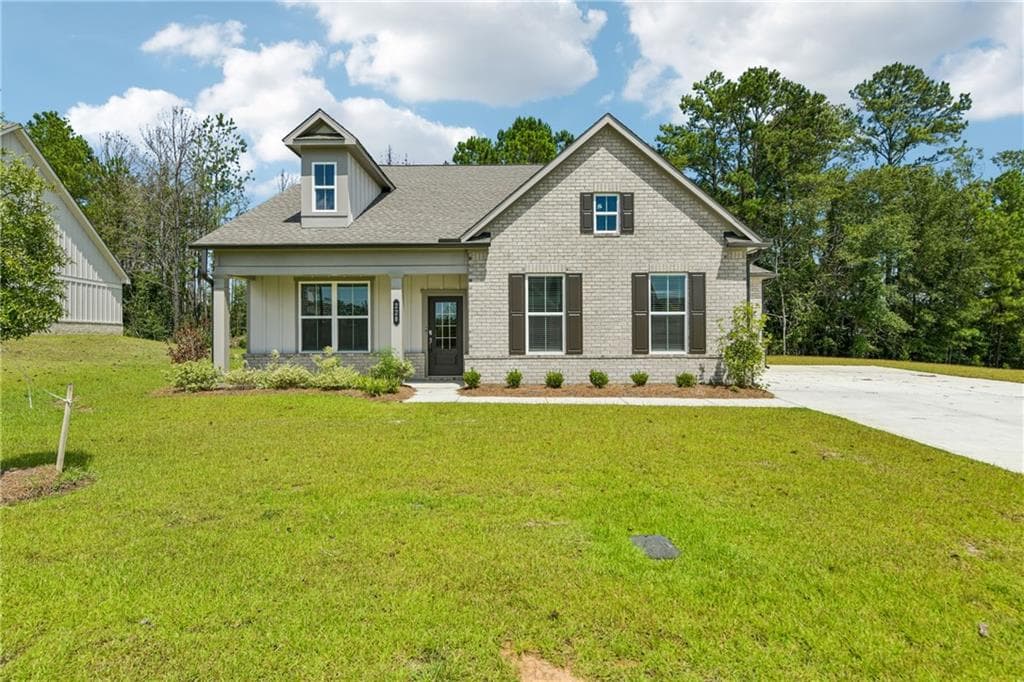 3 bedroom, 2 bathroom, 1,804 sq ft single family residence under contract at 228 Flat Shoal Drive, Bonaire, GA 31005
