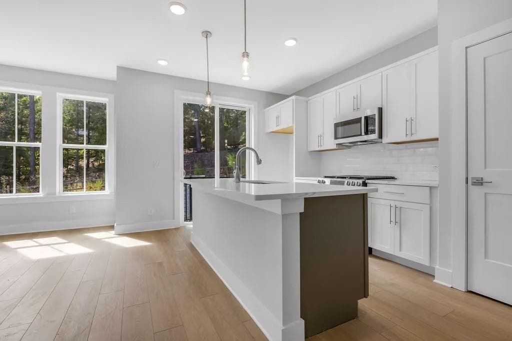 3 bedroom, 3 bathroom, 1,923 sq ft condominium for sale at 744 Urban Grange Way, Suwanee, GA 30024 — photo 4