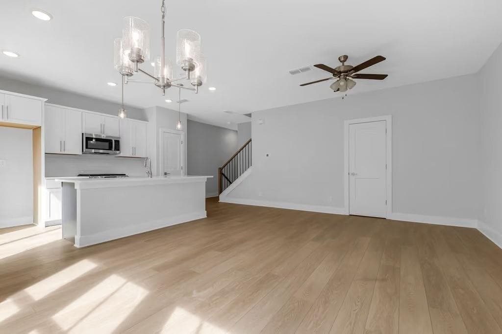 3 bedroom, 3 bathroom, 1,923 sq ft condominium for sale at 744 Urban Grange Way, Suwanee, GA 30024 — photo 7
