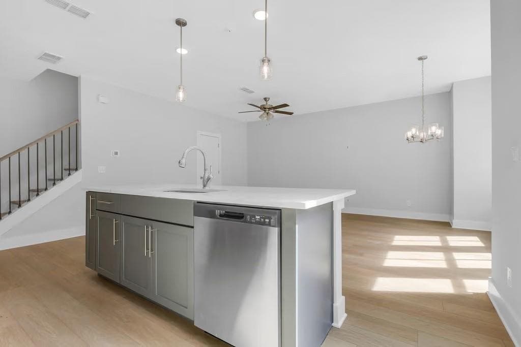 3 bedroom, 3 bathroom, 1,923 sq ft condominium for sale at 744 Urban Grange Way, Suwanee, GA 30024 — photo 9