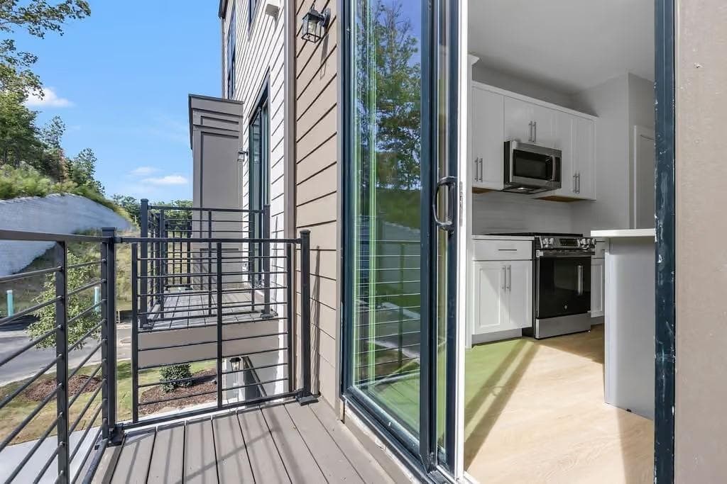 3 bedroom, 3 bathroom, 1,923 sq ft condominium for sale at 744 Urban Grange Way, Suwanee, GA 30024 — photo 10