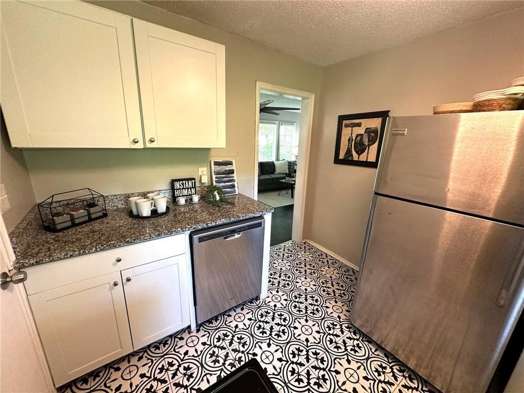 3 bedroom, 2 bathroom, 976 sq ft single family residence for sale at 1900 Meadow Lane, Decatur, GA 30032 — photo 8