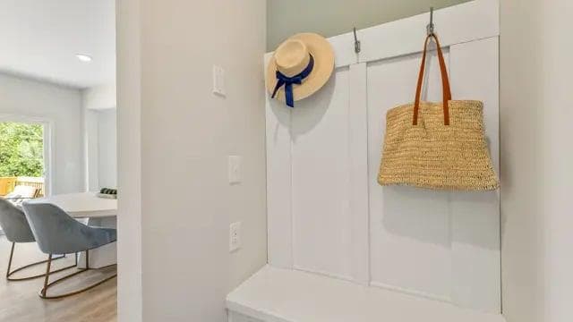 5 bedroom, 3 bathroom, 2,774 sq ft single family residence for sale at 5615 Rosehall Place, Atlanta, GA 30349 — photo 9