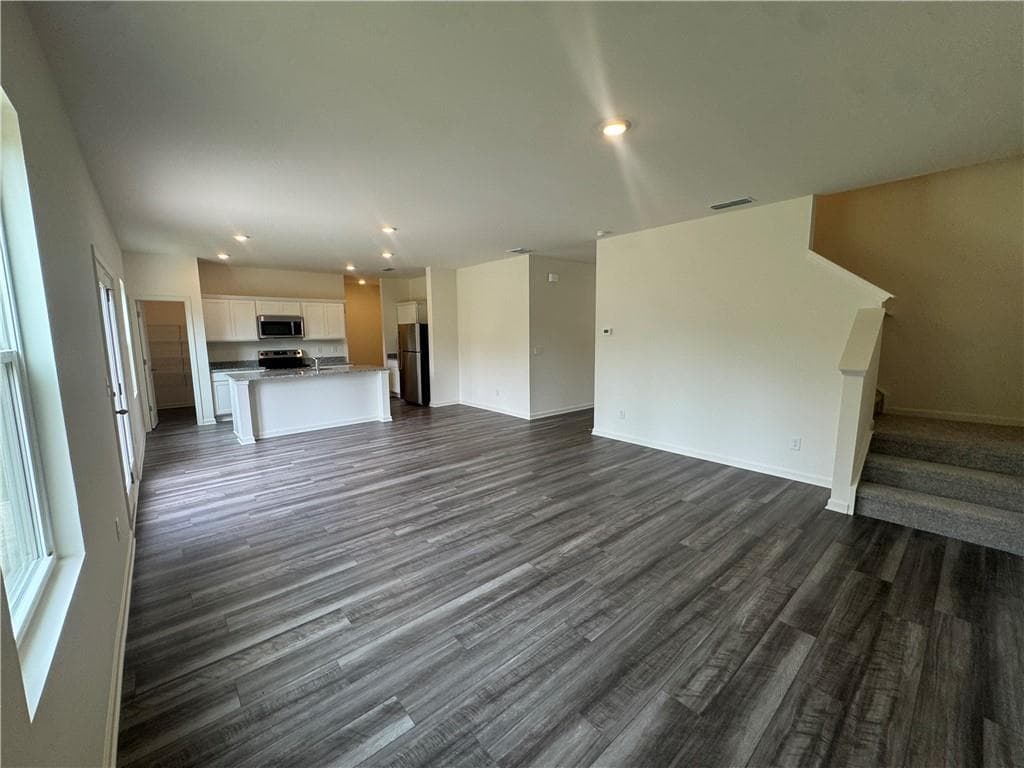 4 bedroom, 3 bathroom, 2,095 sq ft single family residence for sale at 366 Otway Loop, Bethlehem, GA 30620 — photo 3