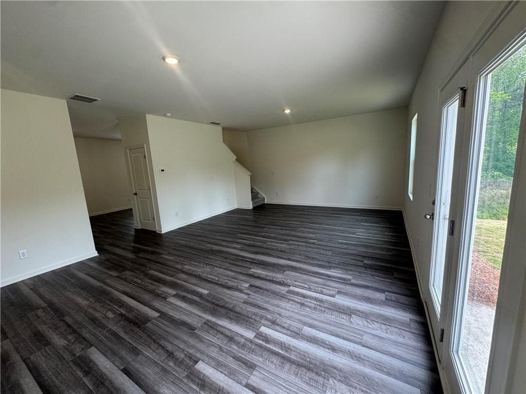 4 bedroom, 3 bathroom, 2,095 sq ft single family residence for sale at 366 Otway Loop, Bethlehem, GA 30620 — photo 4